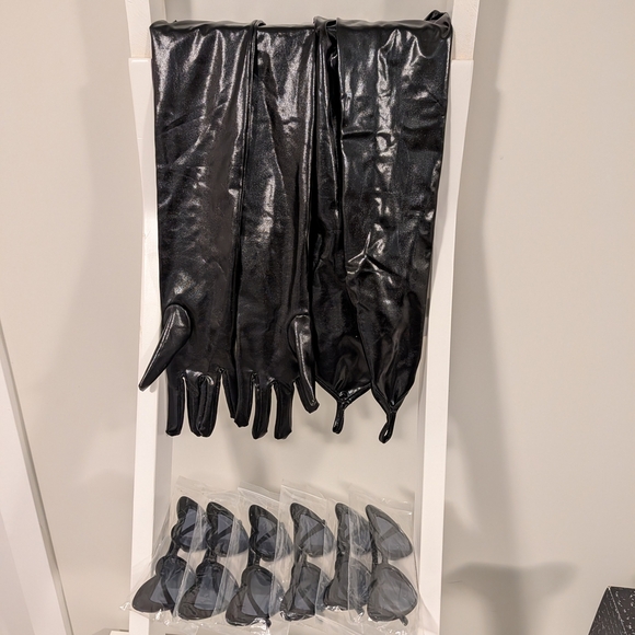 🖤  6 Pairs of Heart Shaped Glasses & Two Pairs Of Black Long Gloves - Picture 1 of 3